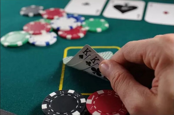 ポーカーの戦略 ライブカジノ